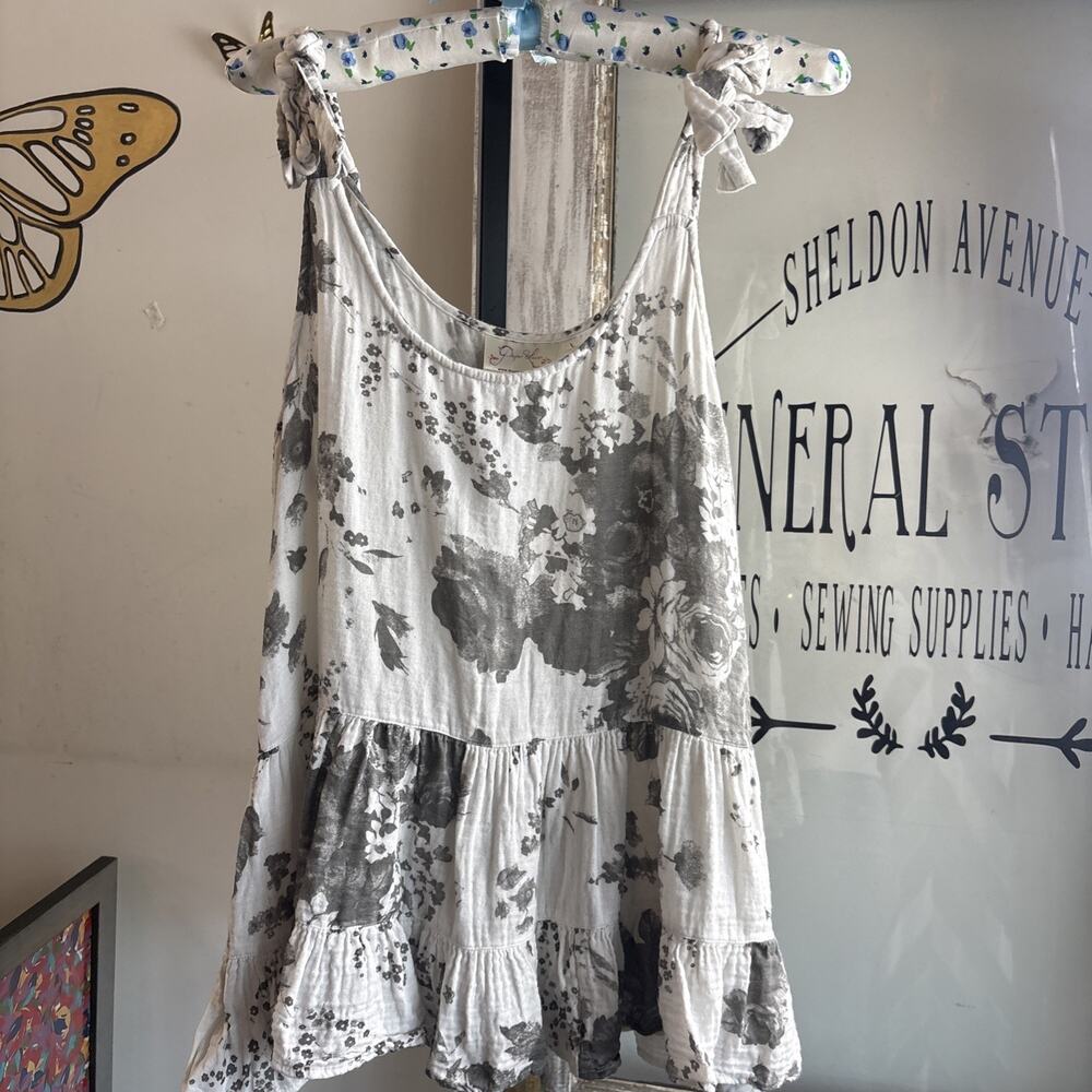 Paper Lace Spaghetti Straps Tank Top Large